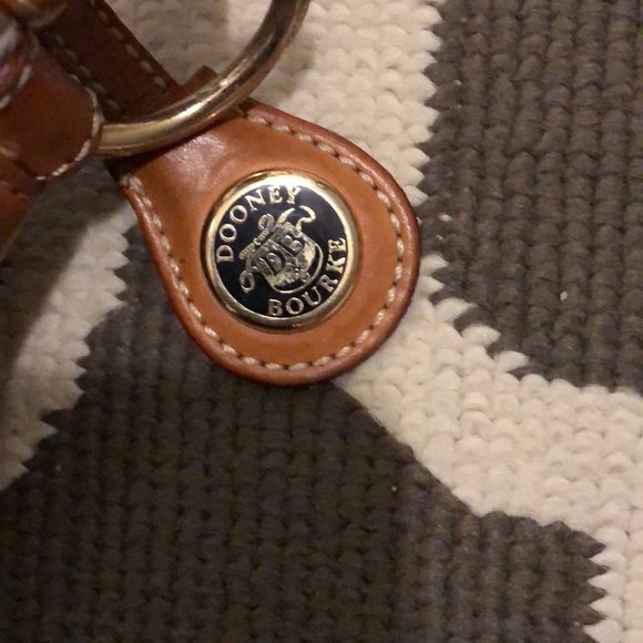 Women’s Dooney And Bourke bag - Picture 2 of 5